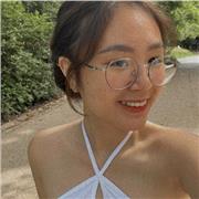 Aide des devoirs, donne des cours à des étudiants en primaire, secondaire et lycée